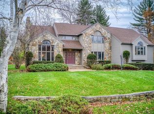 5 Powers Rd, Andover, MA 01810