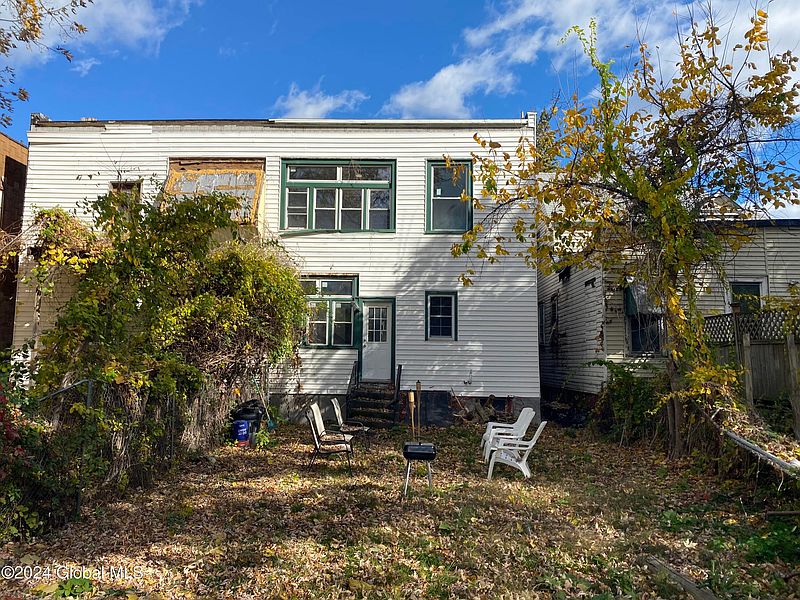 2nd image of 34 Garfield Place