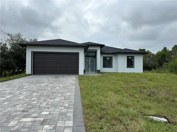1236 Damen St E, Lehigh Acres, FL 33974
