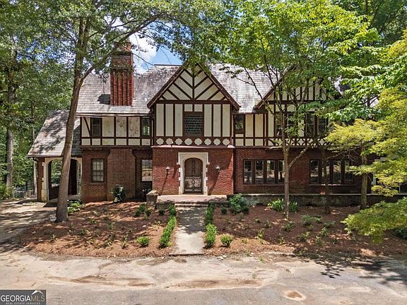 2nd image of 843 Springdale Rd