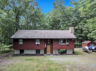 140 Cottonwood Dr, Hawley, PA 18428