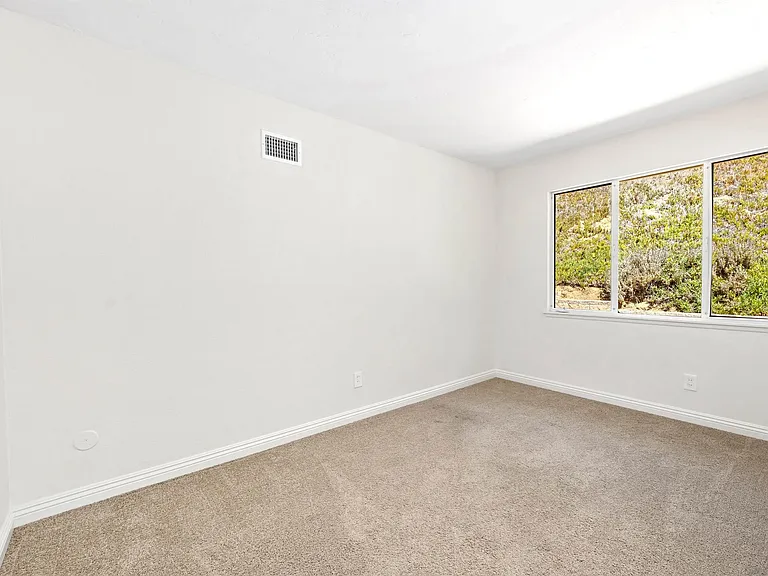 5577 Honors Dr — Photo 24