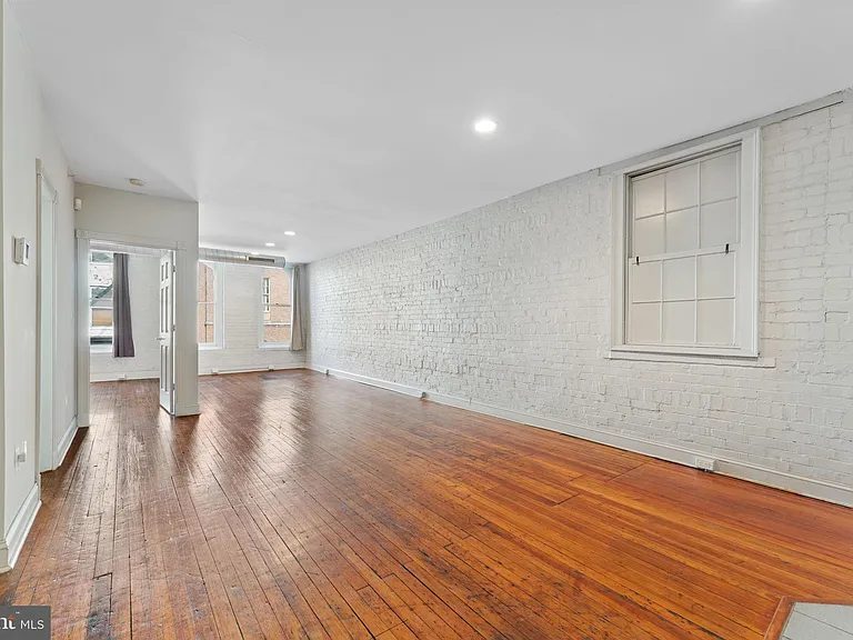 28 E Patrick St #1 — Photo 4