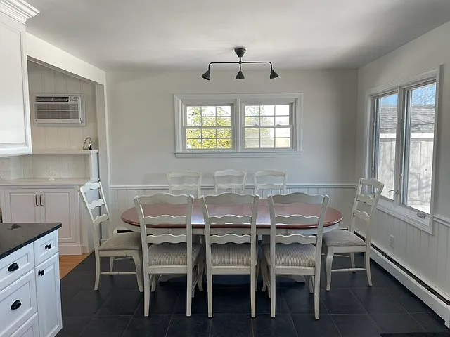 52 Seaside Ave — Photo 12