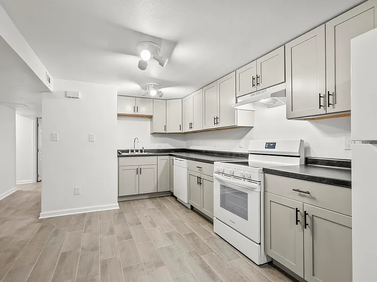 8011 University Ave — Photo 4