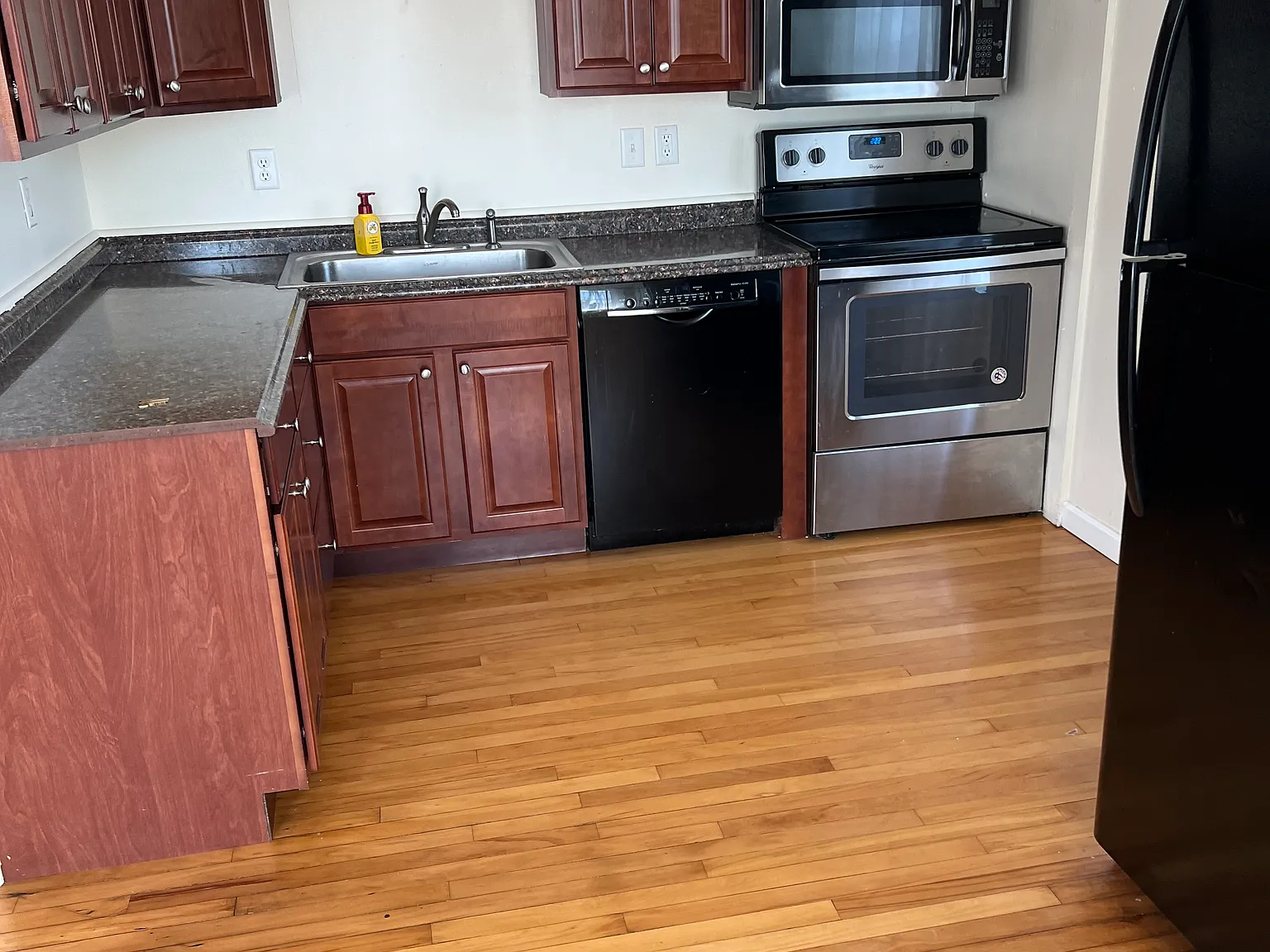 2 bed, 910 sqft, $970 — Photo 3