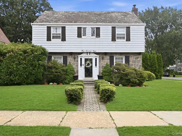 179 Locust Street, Floral Park, NY 11001