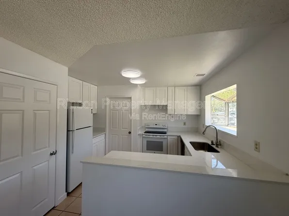 3440 Huerta Ct, Camarillo, CA 93010