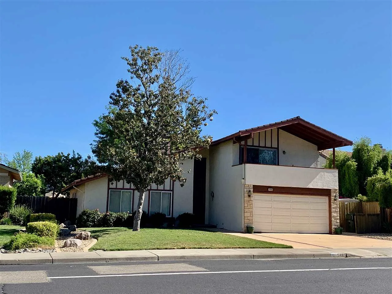 5480 Arlene Way photo 1