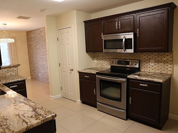 3rd image of 17405 College Port Dr