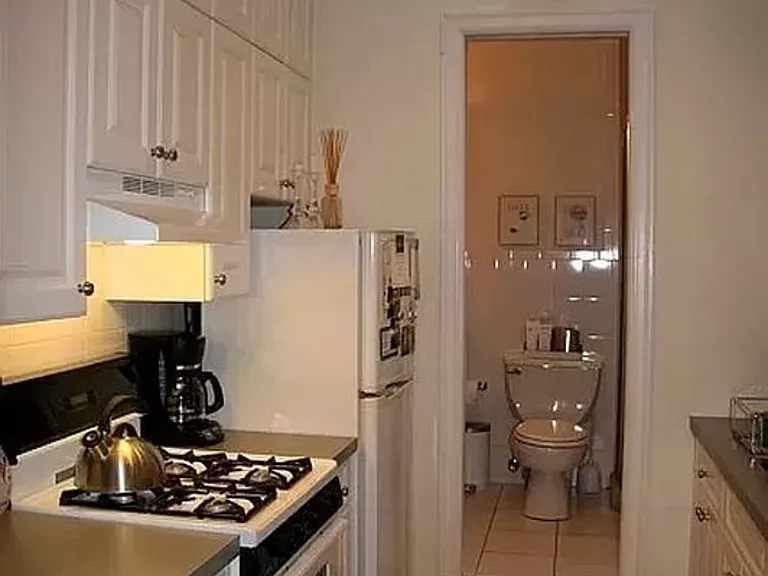 845 Lexington Ave #4F — Photo 4
