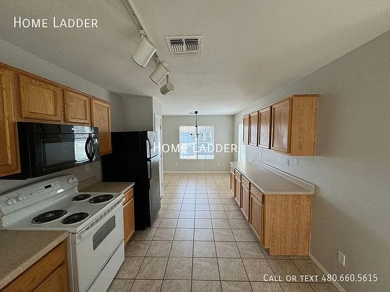 44871 W Gavilan Dr — Photo 4