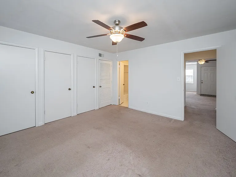 Dana Apartments — Photo 8