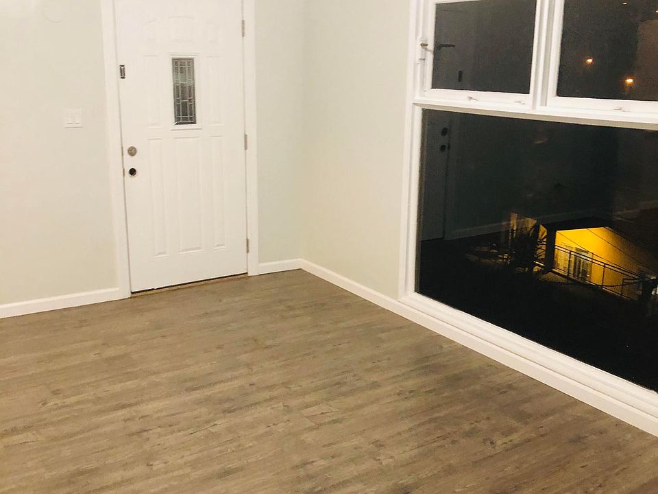 2nd image of 1144 Knoll Dr #C