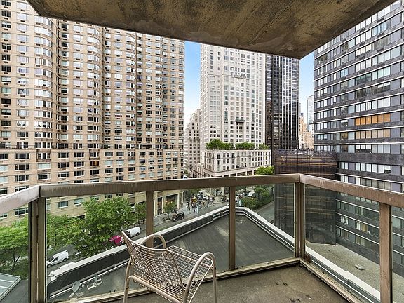 3rd image of 61 W 62nd St APT 8D