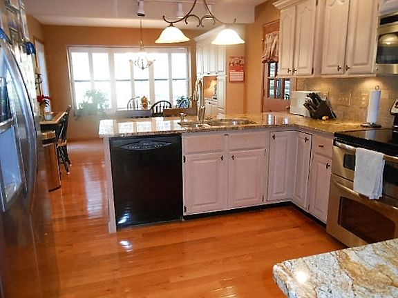 5th image of 5825 Sussex Ln