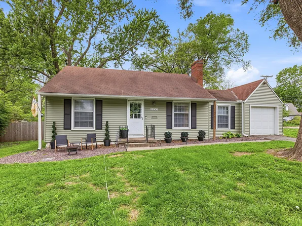 8300 Marty St, Overland Park, KS 66212