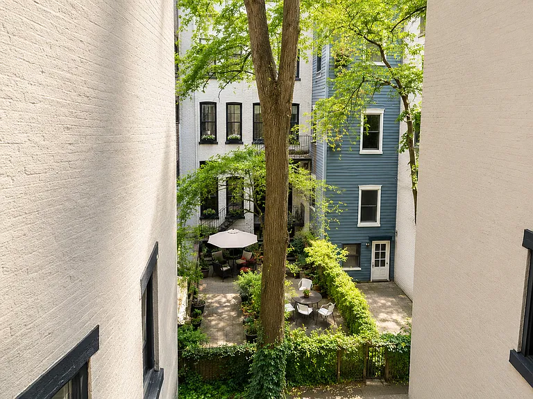 306 W 107th St #4R — Photo 12