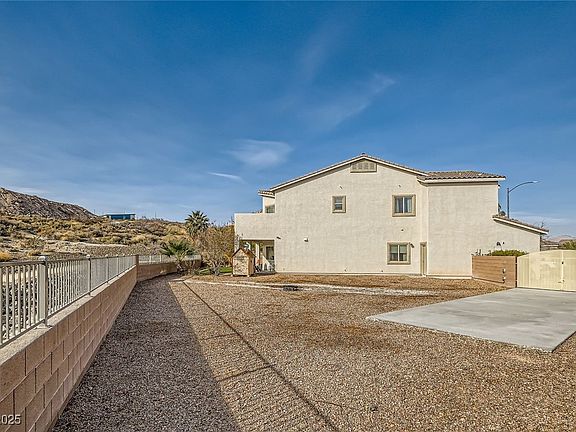 3rd image of 1738 Sonoran Bluff Ave