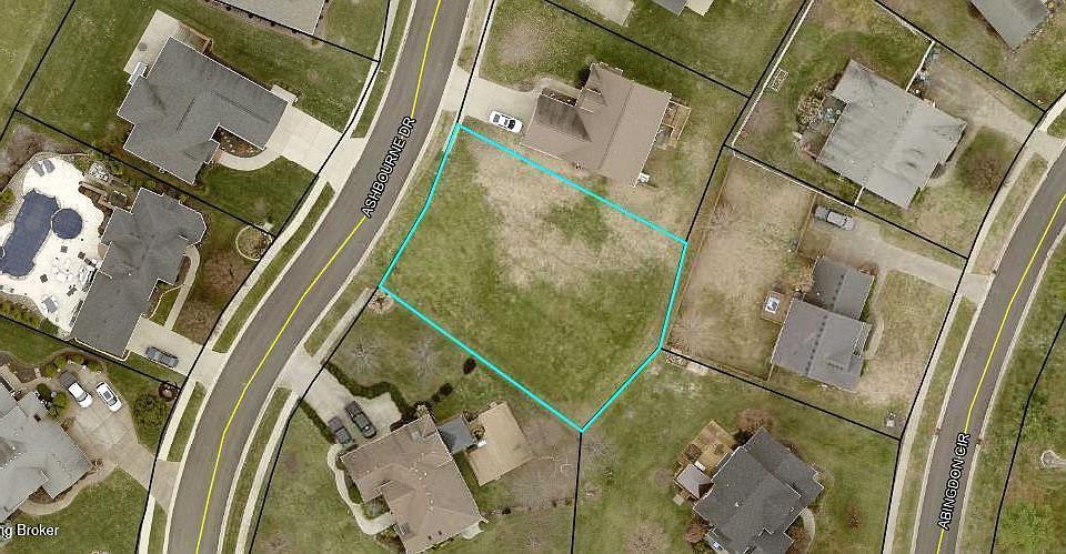 2nd image of 695 Ashbourne Dr