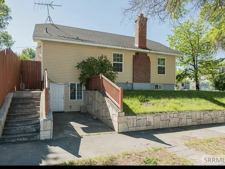 594 J St — Photo 1