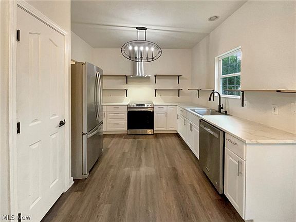 4th image of 23275 Woodview Dr
