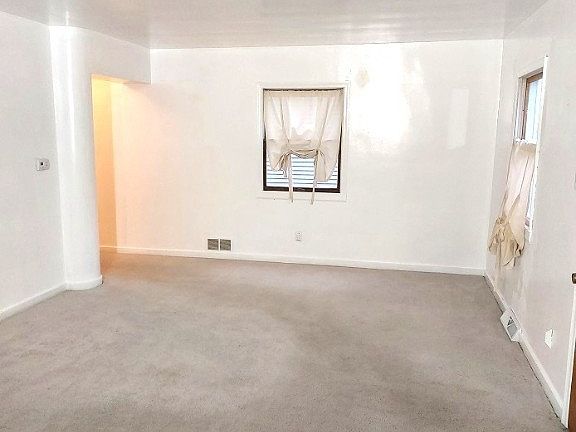 3rd image of 3932 Claremont Pl