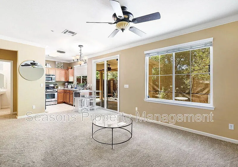 3 bed, 2.5 bath, 1275 sqft, $1,995 — Photo 4