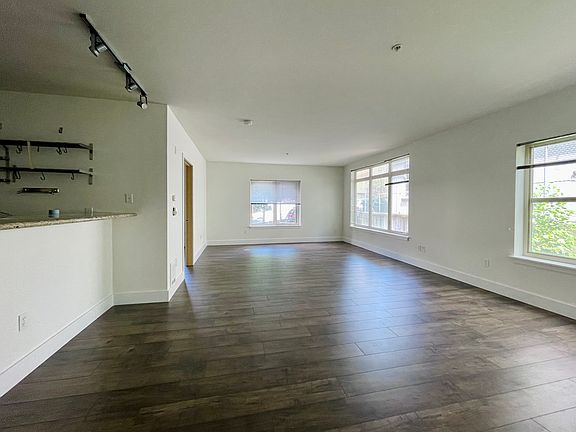 5th image of 1620 Belmont Ave Unit 227