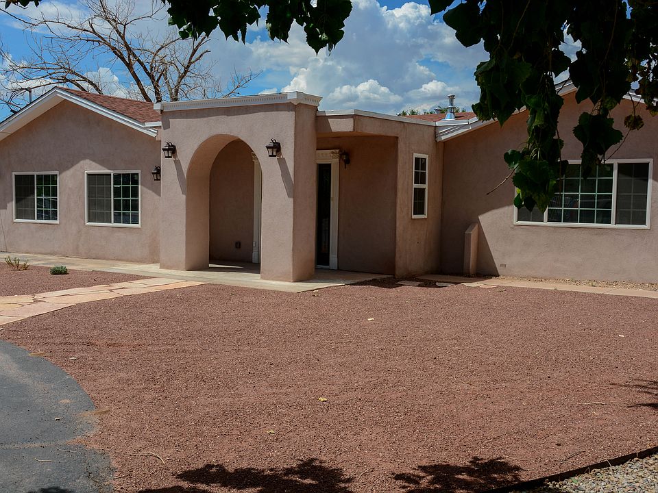 2nd image of 2225 Pajarito Rd SW