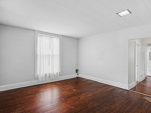 5th image of 501 N William St
