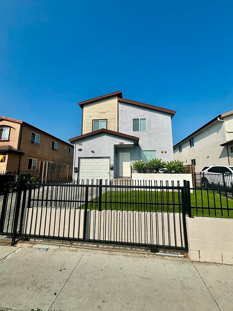 5 bed, 1820 sqft, $3,800 — Photo 1