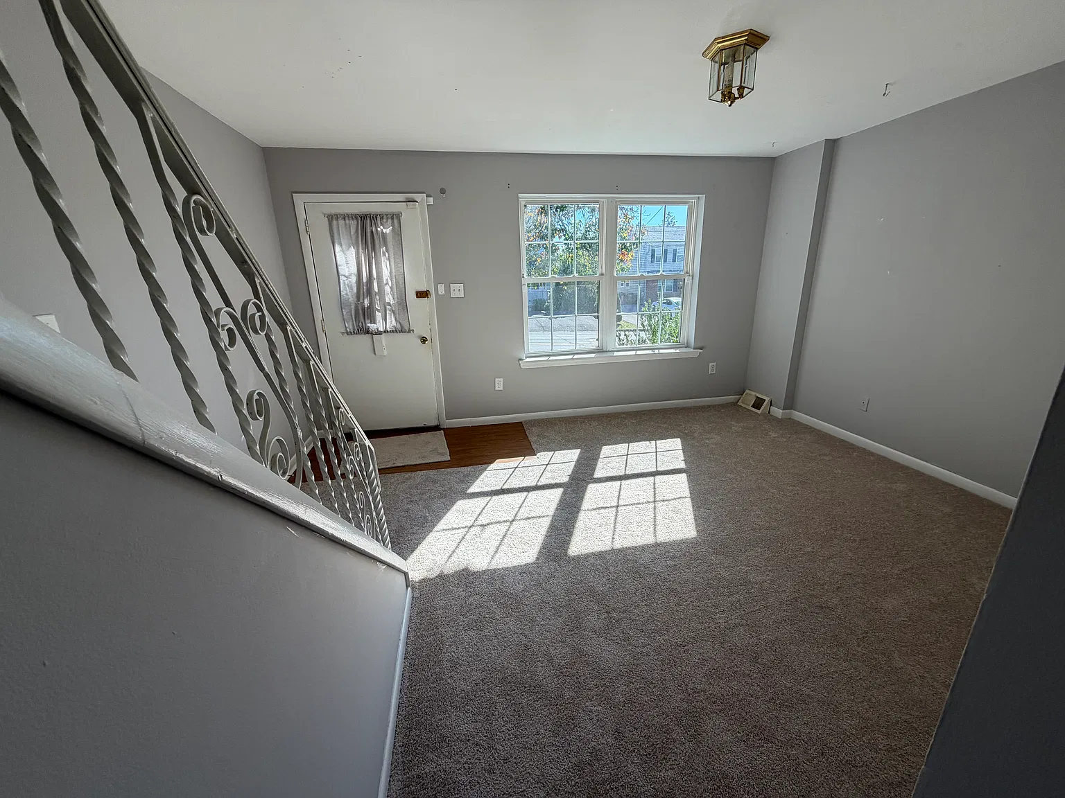 2 bed, 1.5 bath, 1100 sqft, $2,200 — Photo 3