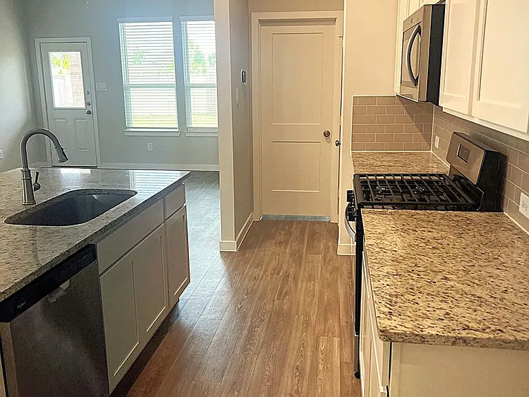 21158 Staked Plains Dr — Photo 11