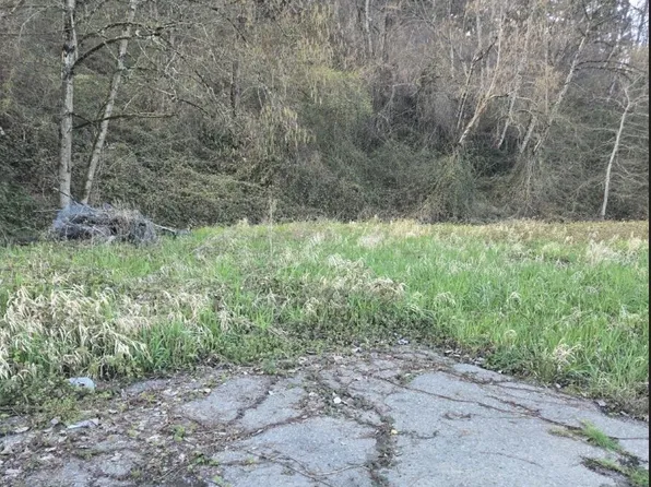 2210 W Valley Highway E, Edgewood, WA 98372