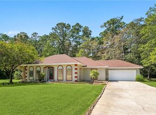 30302 Ashley Dr, Lacombe, LA 70445
