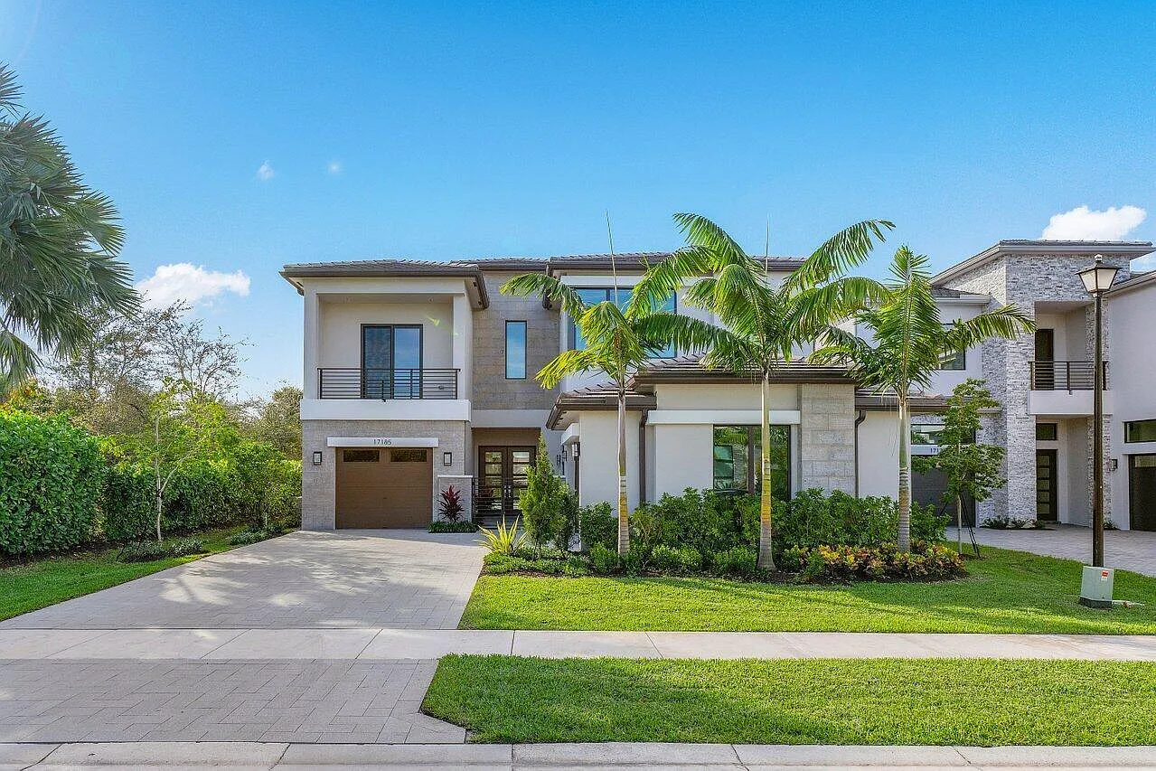 5 bed, 6.5 bath, 5170 sqft, $22,000 — Photo 1
