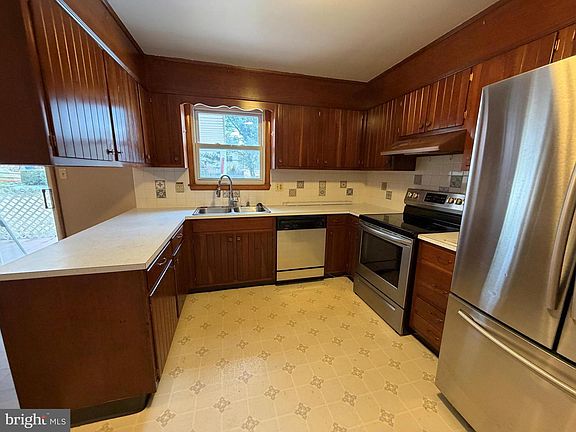 5th image of 1034 Laurich Dr