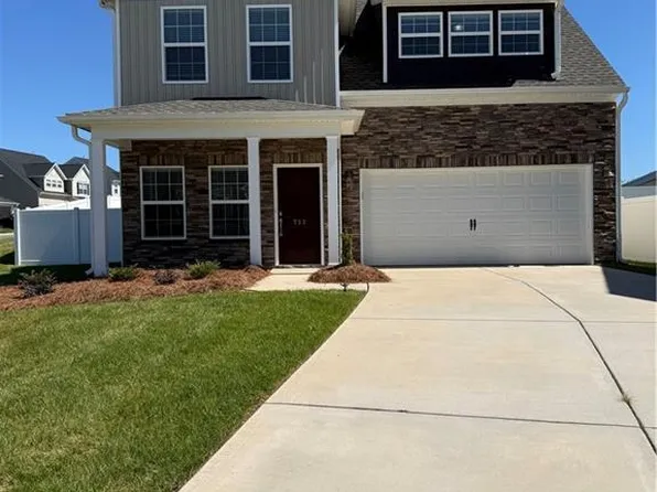 733 Palomino Mustang Dr #686, Whitsett, NC 27377
