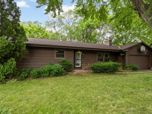 1616 Circle Dr, Burnsville, MN 55337
