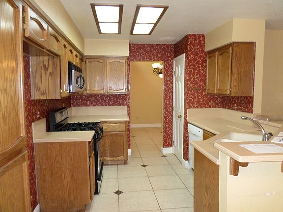 5th image of 8120 Pinefield Dr