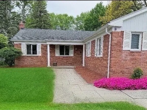 8891 Ball St, Plymouth, MI 48170