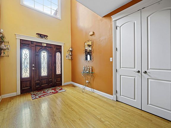 4th image of 6746 W 89th Place Oak
