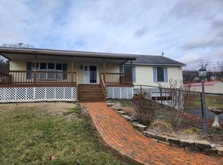 8353 Apple Harvest Dr, Gerrardstown, WV 25420
