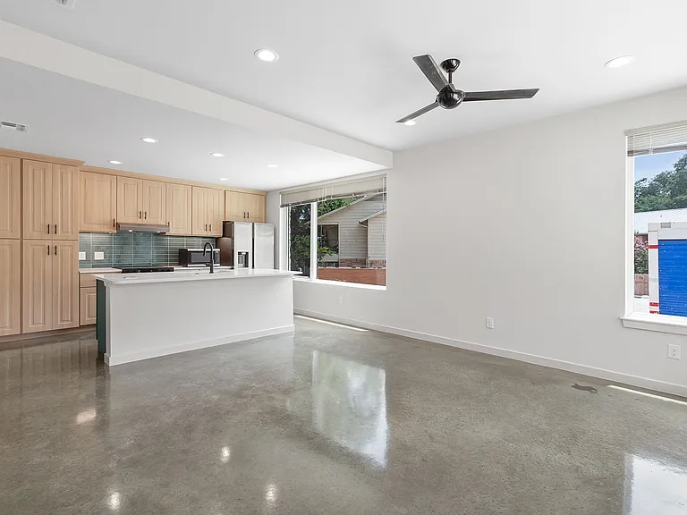 Modern Luxury in San Marcos' Premier Courtyard Community Now Leasing! — Photo 34