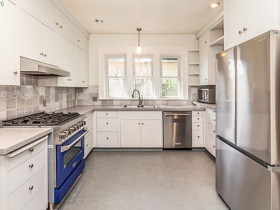 4th image of 1230 SE 32nd Pl