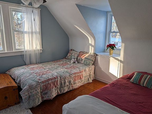 Upstairs bedroom 1