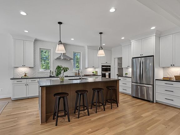 2nd image of 2362 Lonicera Way