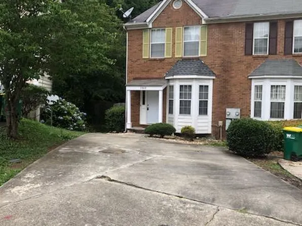 3909 Meadow Creek Dr, Peachtree Corners, GA 30092