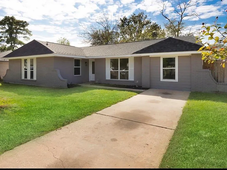 9807 Jaywood Dr — Photo 3